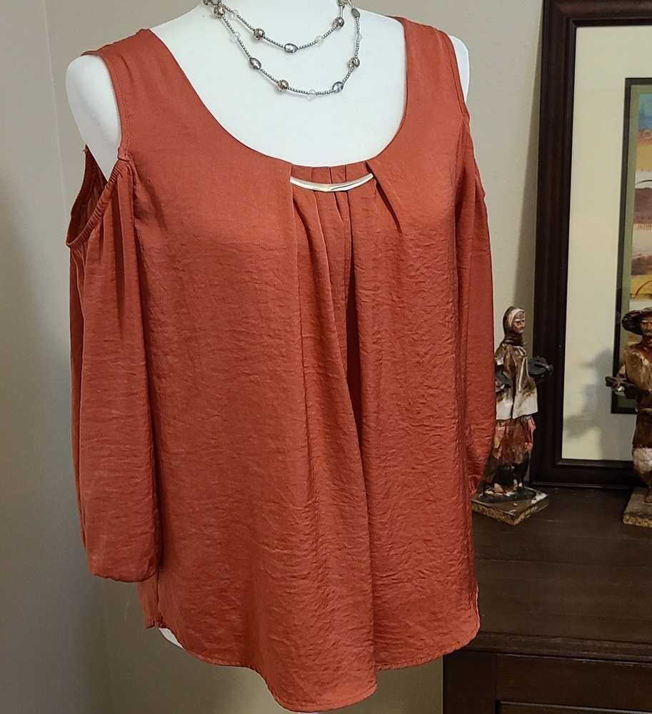 Meraki Cold Shoulder Top Size M